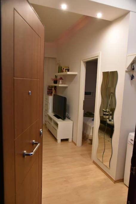 Tiny Treasure Apartment Atina Dış mekan fotoğraf